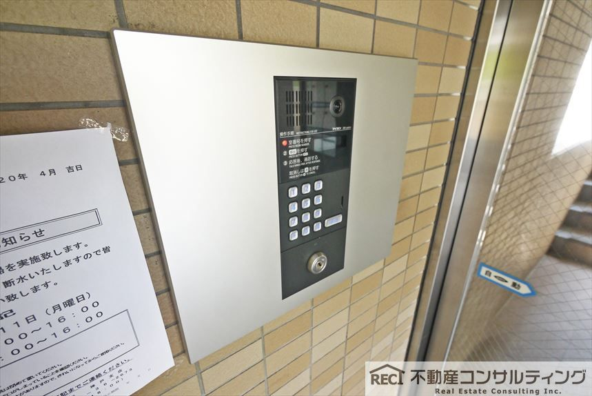 甲南セラード東灘のエントランス