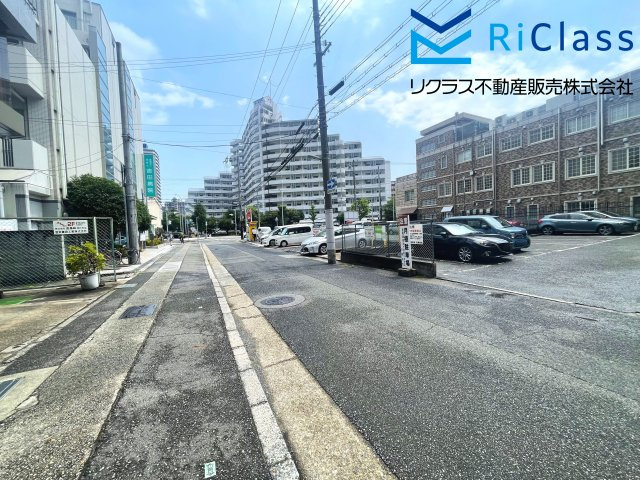 ワコーレエクセレント大開通の周辺|マンション前の道路です