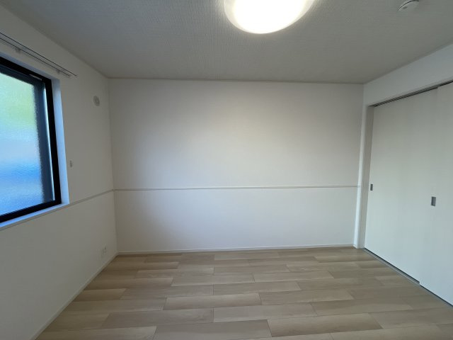 勝原区山戸アパートの洋室