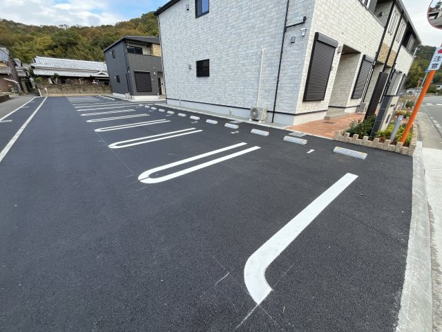 勝原区山戸アパートの駐車場