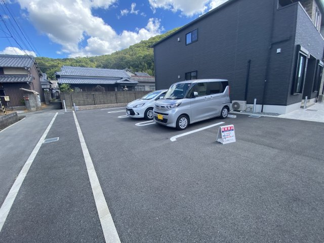 勝原区山戸アパートの駐車場