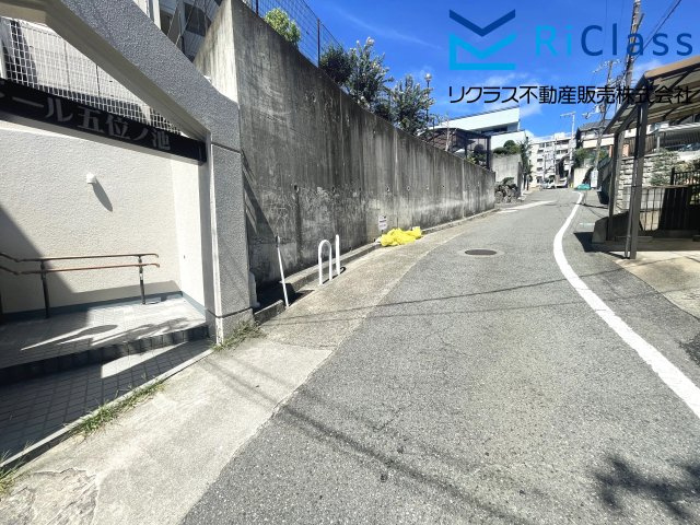 ヴェルドール五位ノ池の周辺|マンション前の道路です