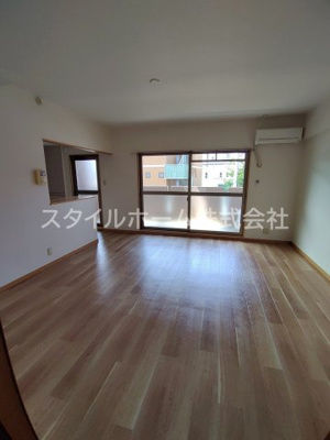 【居間・リビング】 | ヴァンクレールTWO | 別部屋写真です。