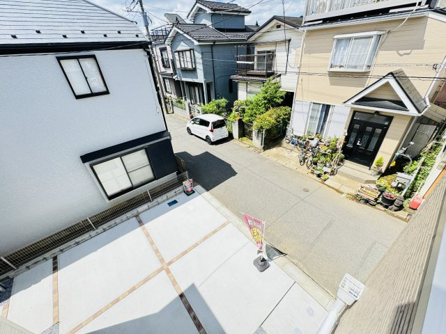 松戸市松飛台新築戸建（第２松飛台）の展望|寝室前バルコニーより道路側眺望