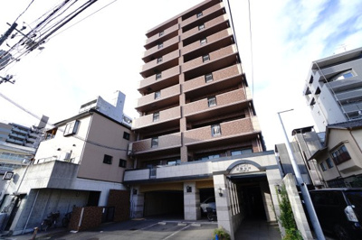 【外観】 | 【リフォーム済】エスパス東雲本町プレステージ | 【耐震性】
耐震性の高さを判断するポイントは、
建築確認申請日が1981年6月1日以降の
新耐震基準に適合しているかどうか。
震度６程度の大地震でも
建物が崩壊しないレベルが基準になりました。