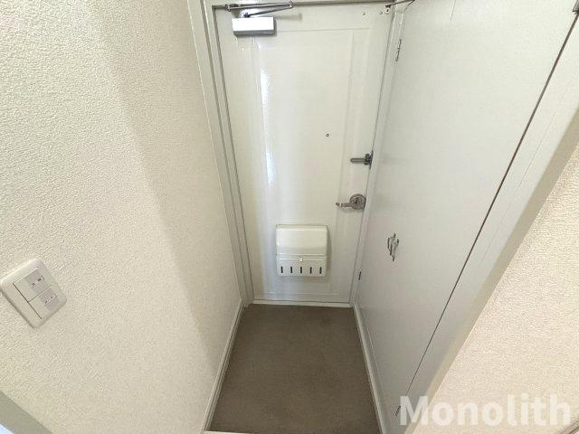 津久野南６号棟の玄関