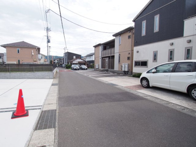 【前面道路含む現地写真】 | Ricca　岡部2期　1号棟
