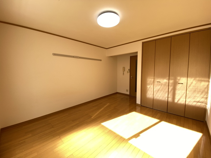 モンリーヴ宝塚の居間・リビング