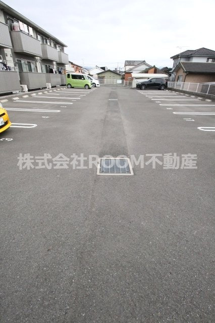 ヴィラコートＪ5の駐車場|駐車場に車を止められます