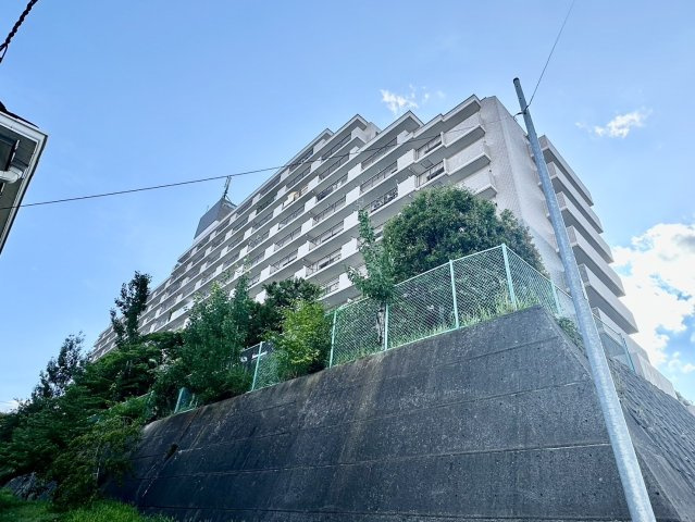 中山パークホームズ2番館の外観