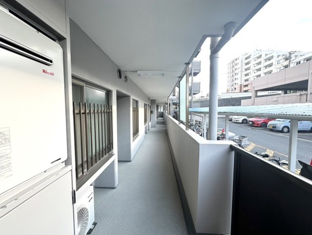中山パークホームズ2番館のその他共用部分|住戸階廊下