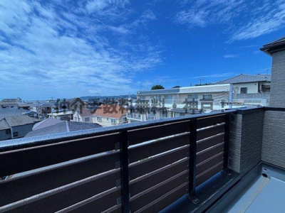 【バルコニー】 | 神戸市垂水区霞ヶ丘3丁目　新築戸建B号地　仲介手数料無料！ | お洗濯にも便利なバルコニー付き