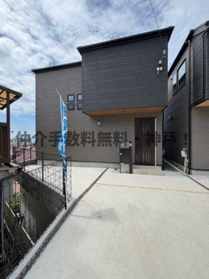 【駐車場】 | 神戸市垂水区霞ヶ丘3丁目　新築戸建B号地　仲介手数料無料！ | 駐車場があるので、車を買う予定の方も安心です