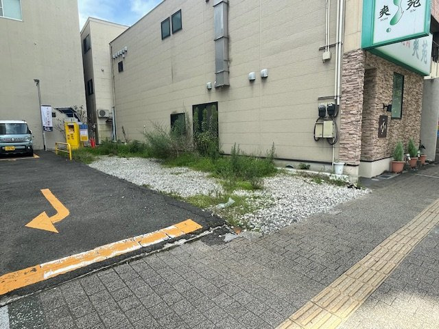三番町二丁目土地の外観|前面道路東側から撮影。