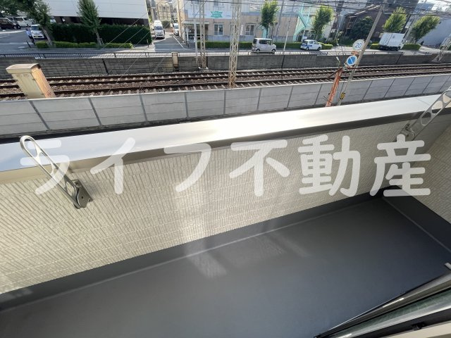 フジパレス長瀬公園のバルコニー|外からの目が気にならないバルコニーで洗濯物が干せます