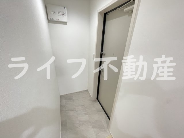 フジパレス長瀬公園の玄関|明るい玄関です