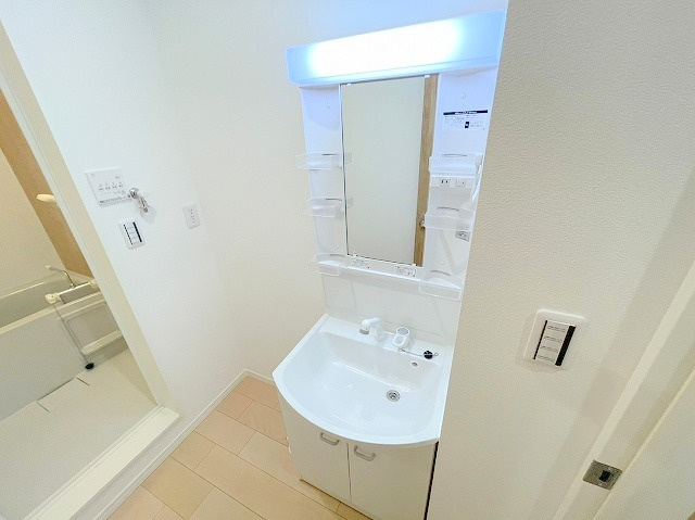 REGIA　OSAKA　CITY　KOMATSUの独立洗面台