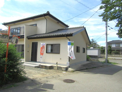 【駐車場】 | 【再生住宅】南アルプス市小笠原 | 駐車場があるので、車を買う予定の方も安心です