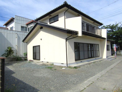 【駐車場】 | 【再生住宅】南アルプス市小笠原 | 駐車場があるので、車を買う予定の方も安心です