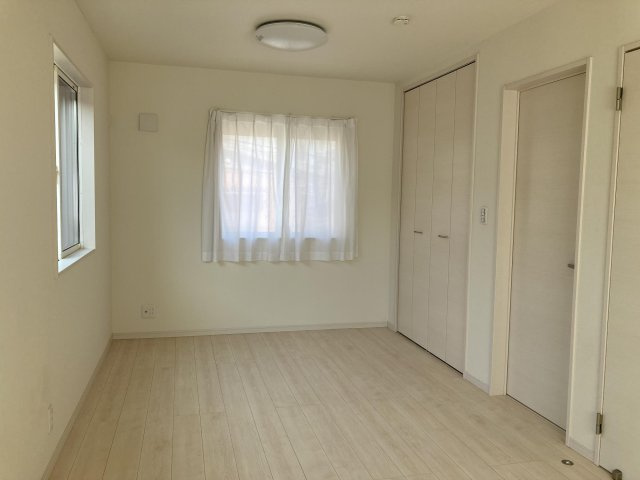 北区安井戸建の洋室