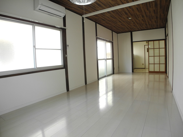 静コーポの洋室