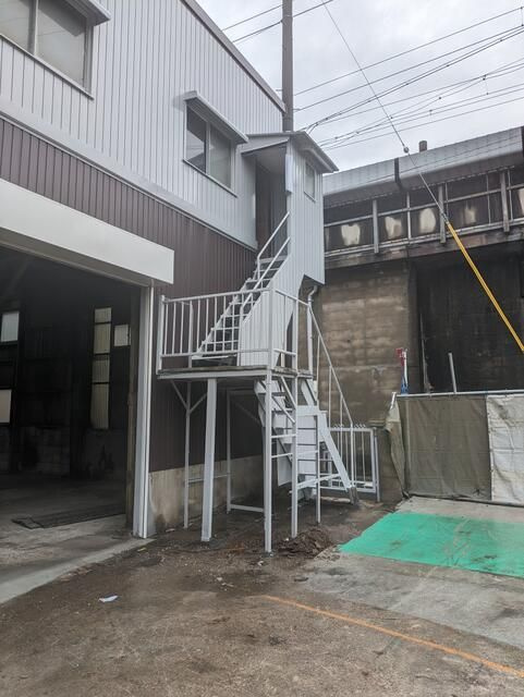 鳴尾町工場の外観