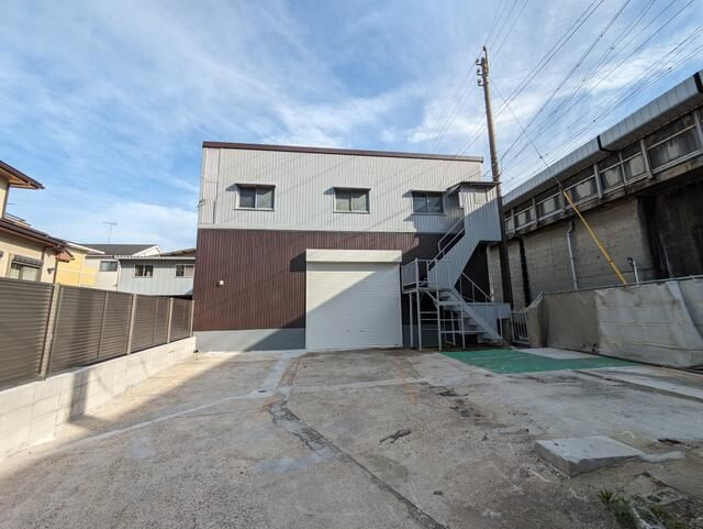 鳴尾町工場の外観