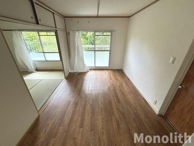 光明台34号棟の居間・リビング