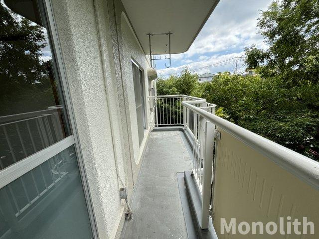 光明台34号棟のバルコニー