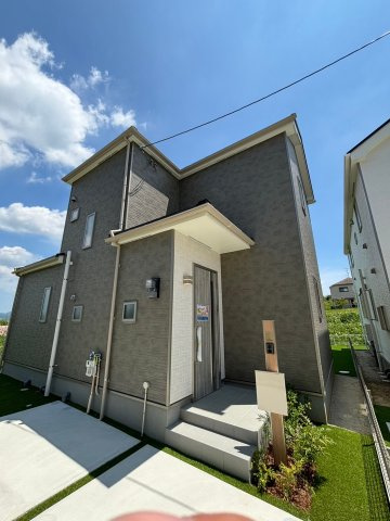 完成物件につき即入居ＯＫ★全室南向きで陽当たり良好★広々４ＬＤＫ★京田辺市田辺狐川の外観