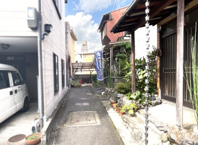 【周辺】 | 伏見区石田大山町　中古戸建 | 児童公園が徒歩３分、保育機関が徒歩5分と子育て世代の方にもおすすめ！スーパー・コンビニ・金融機関・総合病院などが徒歩圏内にあり生活しやすいエリアです。