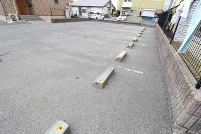 【駐車場】 | メゾンドールβ B棟