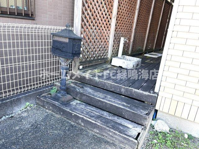 神沢戸建のエントランス