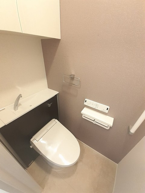 オーブ　シャルダンＡのトイレ|落ち着いたトイレです