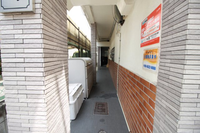 【エントランス】 | コーポ阪南町 | 毎日通るエントランスはこのようになっています