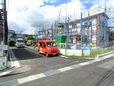 【前面道路含む現地写真】 | ブルーミングガーデン甲斐市竜王　1号棟 | 前面道路含む現地写真です