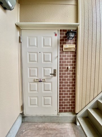 サンシティ藤並Ａの玄関