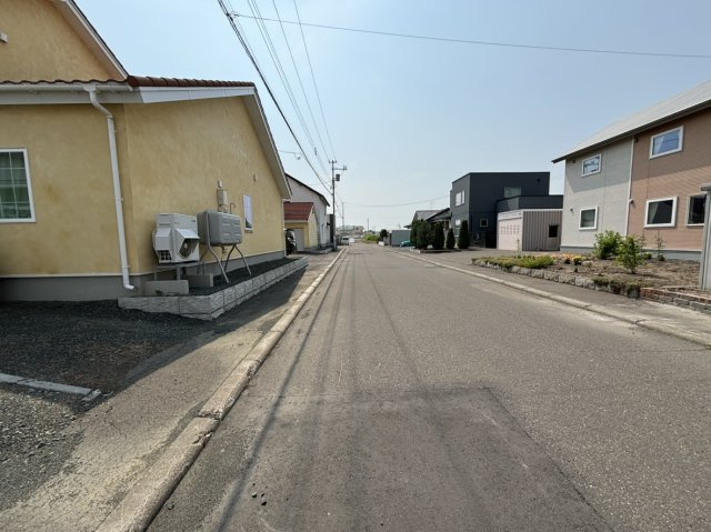 【前面道路含む現地写真】の画像