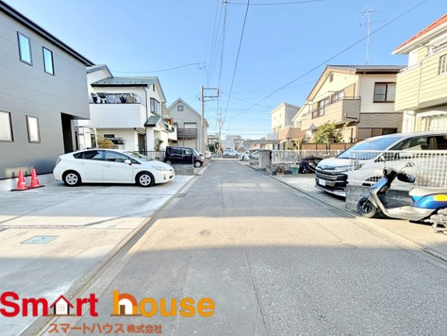 ◇エコホーム80万円◇南区相模台　全3棟の前面道路含む現地写真|お住まいの前面道路が広いと駐車が楽になり、陽当たりも遮られないので明るく居心地の良いお家になります♪