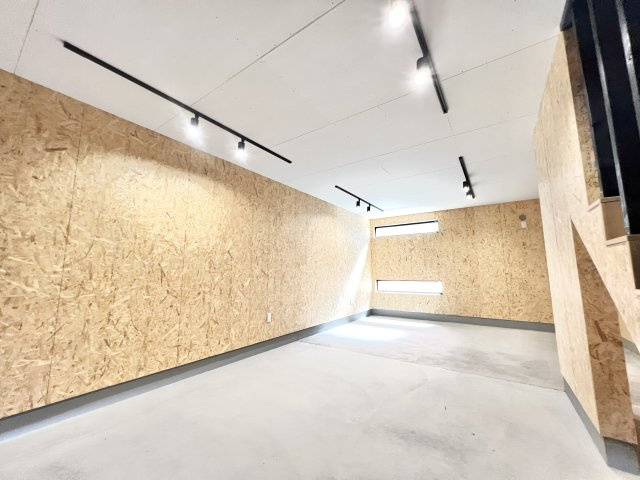 KOBUKEBASEのエントランス|落ち着いたエントランスです