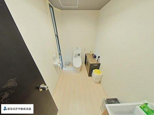 岡山市北区菅野　戸建のその他|広々としたお手洗いです。（2021年に設備を更新しています。）