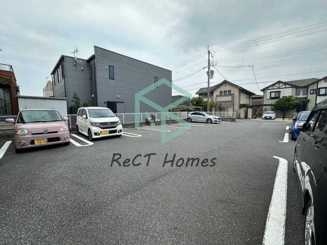 アウローラ玉手Ａの駐車場