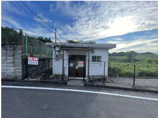 甲賀市甲南町希望ケ丘本町３丁目の倉庫の外観