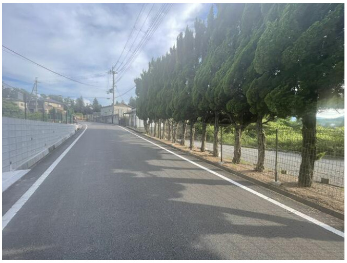 甲賀市甲南町希望ケ丘本町３丁目の倉庫の周辺