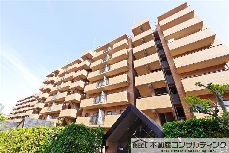 六甲グランドヒルズ参号館の外観