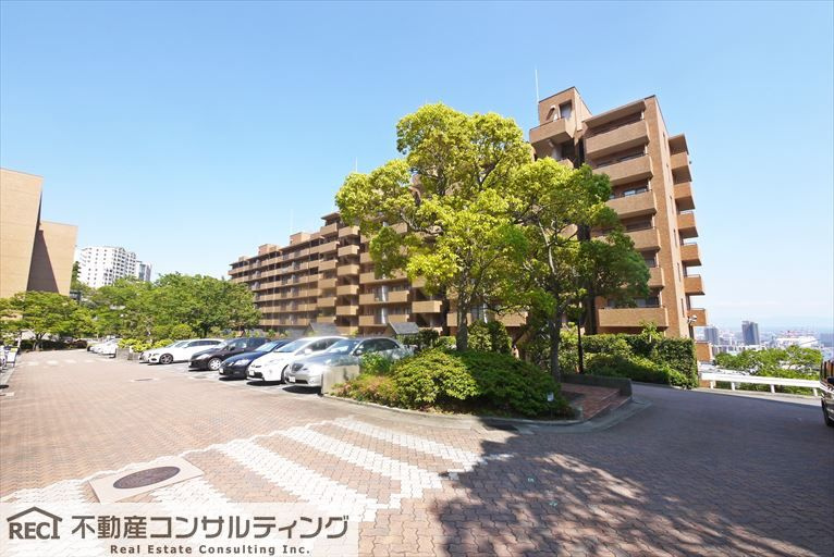 六甲グランドヒルズ参号館の外観