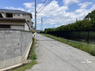 【前面道路含む現地写真】