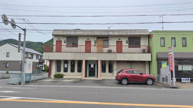 ６３５８１　岐阜市粟野東５丁目アパートの外観