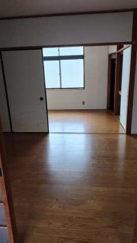 ６３５８１　岐阜市粟野東５丁目アパートの内装