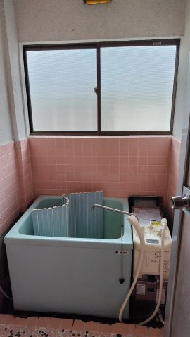 ６３５８１　岐阜市粟野東５丁目アパートの浴室